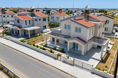 Kuzey Kıbrıs'ta 4+1 Lüks Villa - Denize 500 m, Yeni Boğaziçi